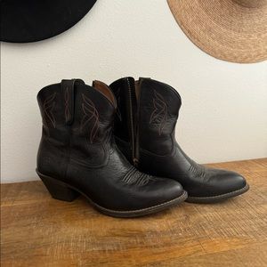 Ariat Cowboy Boots